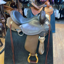 Load image into Gallery viewer, Used 17”High Horse Rosebud Western Saddle #17292
