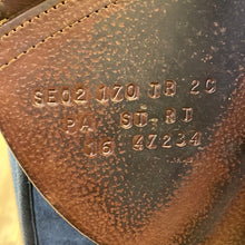 Load image into Gallery viewer, Used 17” CWD Classic SE02 2C Close Contact Saddle #17096
