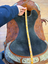 Load image into Gallery viewer, Used 16.5” Billy Royal Western Show Saddle #25903