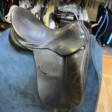 Load image into Gallery viewer, Used 17.5” Borne Dressage saddle #14691
