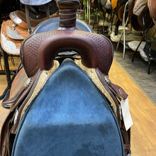 Load image into Gallery viewer, Used 15” Circle L Western Saddle #16084

