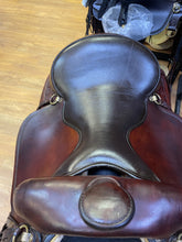 Load image into Gallery viewer, Used 17.5” Big Horn Draft Saddle #25043