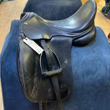 Load image into Gallery viewer, Used 18” Duette Fidelio Dressage Saddle #16564
