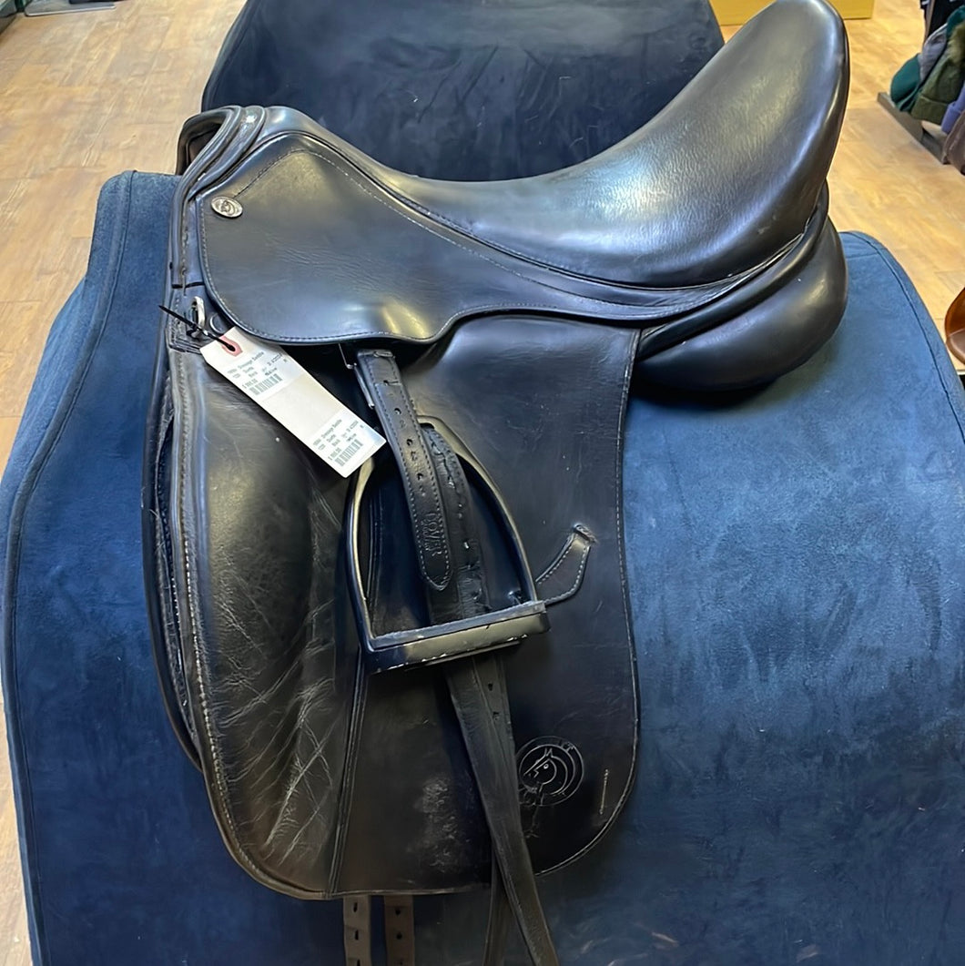 Used 18” Duette Fidelio Dressage Saddle #16564