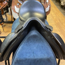 Load image into Gallery viewer, Used 18” Warendorf Dressage Saddle #16484
