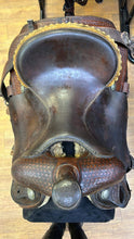 Load image into Gallery viewer, Used 15” Bobs Reining Western Saddle
