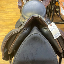 Load image into Gallery viewer, Used 17.5” Regal Dressage Saddle #16094
