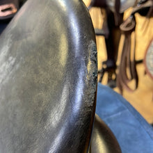 Load image into Gallery viewer, Used 17.5” HDR Buffalo Dressage Saddle #17072
