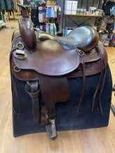 Load image into Gallery viewer, Used 17.5” Big Horn Draft Saddle #25043