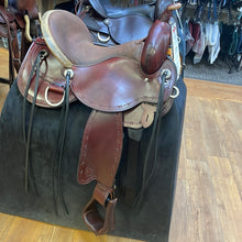 Load image into Gallery viewer, CIRCLE Y SP2621 OAK GROVE TRAIL SADDLE Demo