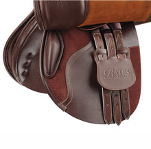 Load image into Gallery viewer, Bates Caprilli Close Contact Classic Saddle
