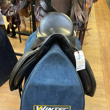 Load image into Gallery viewer, Used 18&quot; Albion Legend Dressage Saddle #4573
