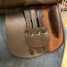Load image into Gallery viewer, Royal Higness VSD All Purpose Saddle
