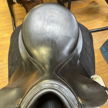 Load image into Gallery viewer, Used 17.5” KN Dressage Saddle #9785
