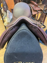 Load image into Gallery viewer, Used 18.5” Royal Highness All Purpose Saddle #22516
