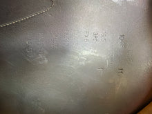 Load image into Gallery viewer, Used 16.5” Devoucoux Oldara 2011 Close Contact #27194
