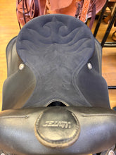 Load image into Gallery viewer, Used 16” Wintec Western Saddle #28478
