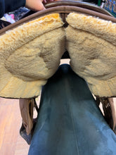 Load image into Gallery viewer, Used 17” Big Horn Western Saddle #26395
