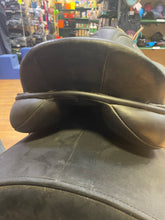 Load image into Gallery viewer, Used 17” Steffens Advantage Dressage Saddle #1800
