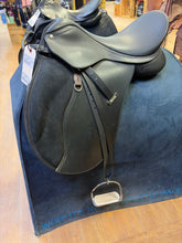 Load image into Gallery viewer, Used 17” Wintec 500 All Purpose Saddle #26119
