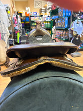 Load image into Gallery viewer, Used 15.5” Simco Arab Western Saddle #28496

