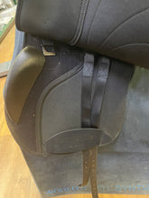 Load image into Gallery viewer, Used 17.5” Winteclite All Purpose D’lux #24930
