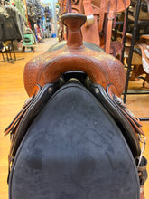 Load image into Gallery viewer, Used 16” Custom Made Foxtrot Western Saddle #29117
