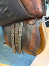 Load image into Gallery viewer, Used 16.5” Collegaite Close Contact #27887
