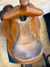 Load image into Gallery viewer, Used 16” Nash Bear Trap Barrel Saddle #28761
