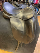 Load image into Gallery viewer, Used 17.5” Detente Dressage Saddle #22074
