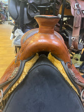 Load image into Gallery viewer, Used 15” Circle Y Walnut Grove Western Saddle #25407
