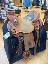 Load image into Gallery viewer, Used 16" Masters Collection FX Wade Western Saddle

