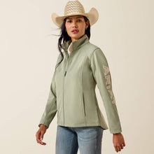 Load image into Gallery viewer, Ariat Logo Softshell Jacket - Sea Spray Heather
