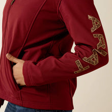 Load image into Gallery viewer, Ariat Logo Softshell Jacket - SYRAH
