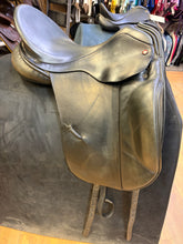 Load image into Gallery viewer, Used 18” Albion SKL Dressage Saddle #27145
