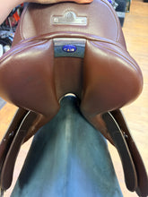 Load image into Gallery viewer, Used 17” Bates Elevation Plus Leather #28190
