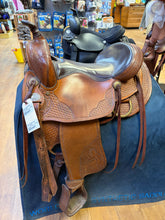 Load image into Gallery viewer, Used 15.5” Circle A All around Western Saddle #28603
