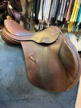 Load image into Gallery viewer, Used 17” Black Country Quantum close contact #24889
