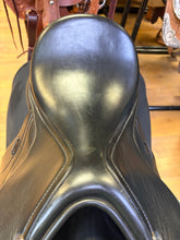 Load image into Gallery viewer, Used 17” Royal Highness Emma All Purpose #28599
