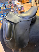 Load image into Gallery viewer, Used 18” Loxley Bliss Monoflap Warmblood Dressage saddle
