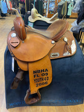 Load image into Gallery viewer, Used 15” Dakota Trophy Barrel Saddle #23498
