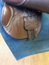Load image into Gallery viewer, Used 17” Bates Elevation Plus Leather #28190
