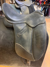 Load image into Gallery viewer, Used 17.5” Wintec Isabelle Dressage Saddle #26631
