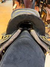 Load image into Gallery viewer, Used 15.5” Tucker Equitation Endurance Saddle #26329
