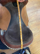 Load image into Gallery viewer, Used 17” High Horse Proven Barrel Saddle #24498
