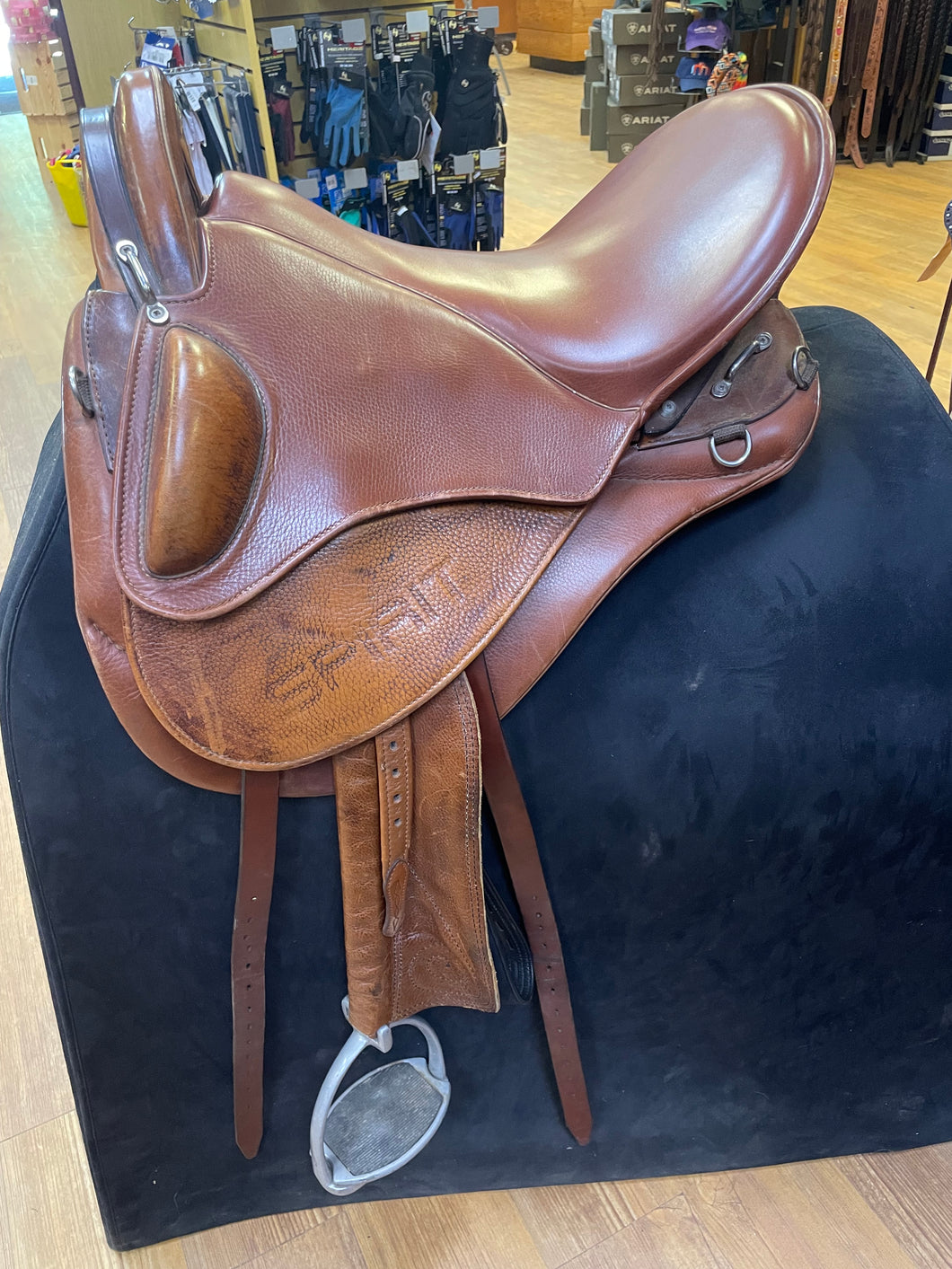 Used 16” Sommer Spirit Endurance Saddle #19220