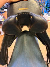 Load image into Gallery viewer, Used 17” Antares Monoflap Dressae Saddle #29249
