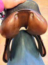Load image into Gallery viewer, Used 17” CWD Calf Skin Covered #29080
