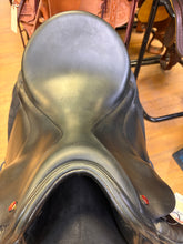Load image into Gallery viewer, Used 18” Albion SKL Dressage Saddle #27145
