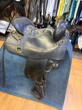Load image into Gallery viewer, Used 16.5” Tucker cheyenne saddle #28197
